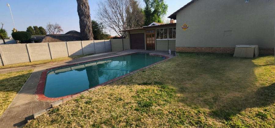 3 Bedroom Property for Sale in Uitsig Free State